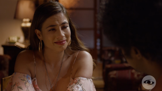 Rosario piensa en abandonar a Los Latinos para alejarse de Cuéllar. Rosario piensa en abandonar a Los Latinos para alejarse de Cuéllar.