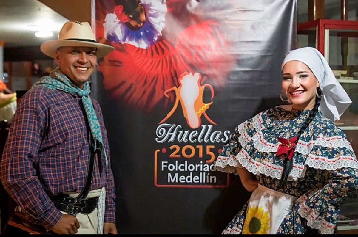 300915_huellas-folcloriada.jpg