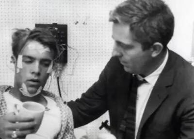 Joven pasó más de 11 días sin dormir con ayuda de la Coca-Cola: tuvo terrible consecuencias