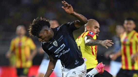 Juan Sebastián Quintero en jugada disputada frente a Independiente del Valle. Juan Sebastián Quintero en jugada disputada frente a Independiente del Valle.