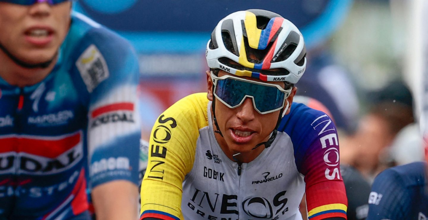 Egan Bernal, ciclista colombiano del INEOS Grenadiers, sufrió una caída en la etapa 14 del Giro de Italia 2025