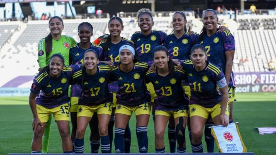 Jugadoras de la Selección Colombia femenina, previo al partido contra Puerto Rico, en la Copa Oro Jugadoras de la Selección Colombia femenina, previo al partido contra Puerto Rico, en la Copa Oro