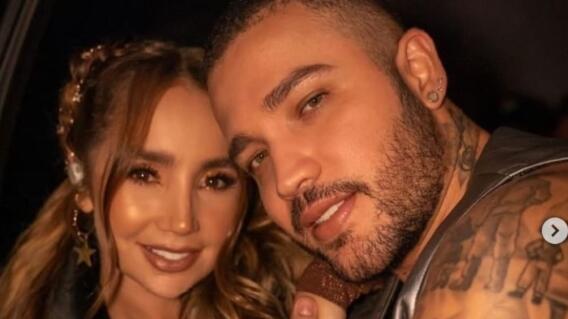 Paola Jara y Jessi Uribe, pareja de cantantes de música popular