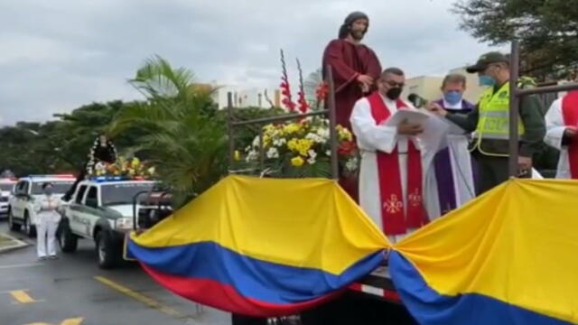 Por las principales avenidas de Cali pasaron las 14 estaciones del Viacrucis de Cristo