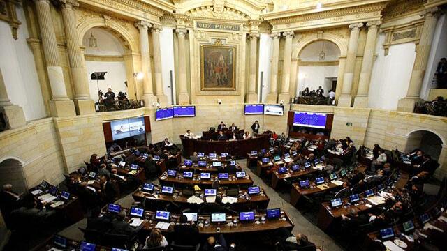 Reforma política, a un paso de ser aprobada, reviviría transfuguismo Reforma política, a un paso de ser aprobada, reviviría transfuguismo
