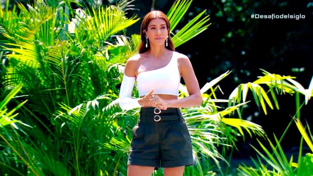 119. Andrea Serna pide atención médica para una jugadora