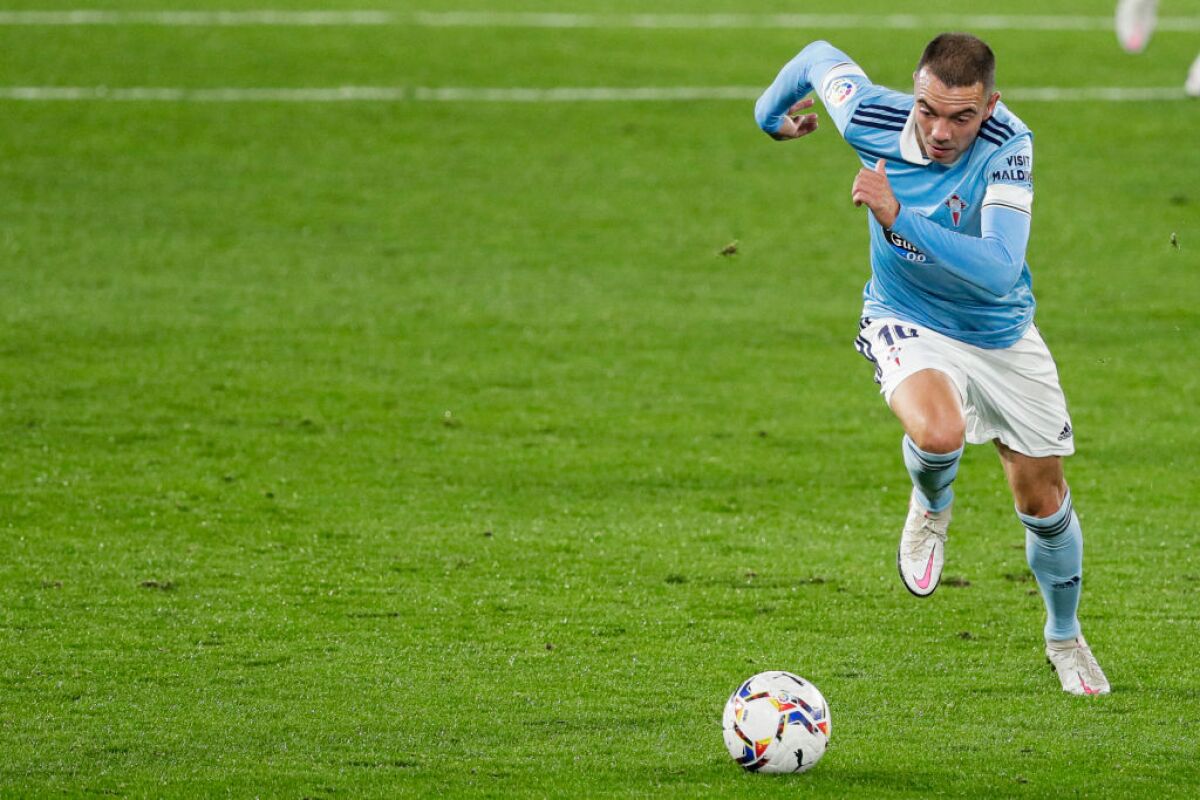 Celta de Vigo v FC Barcelona - La Liga Santander
