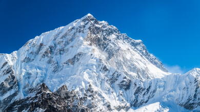 Al menos 10 alpinistas y guías están desaparecidos tras avalancha en el Himalaya