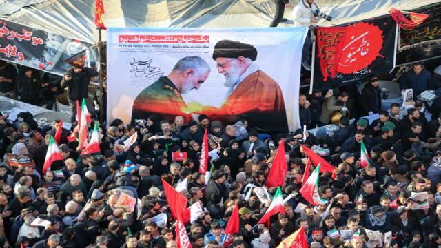 Marea humana clama venganza en segundo día de homenaje al general Qasem Soleimani en Teherán Marea humana clama venganza en segundo día de homenaje al general Qasem Soleimani en Teherán