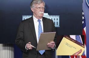 “5.000 tropas a Colombia”: apuntes de John Bolton en libreta generan revuelo