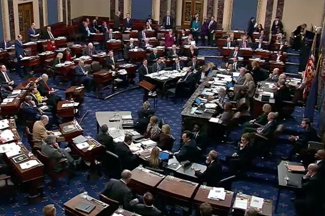Trump dice confiar en el Senado, que ya aprobó las reglas para su juicio político