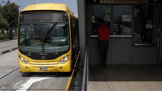 colados-transmilenio.jpg colados-transmilenio.jpg