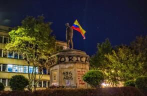 Estatua de Dilan Cruz