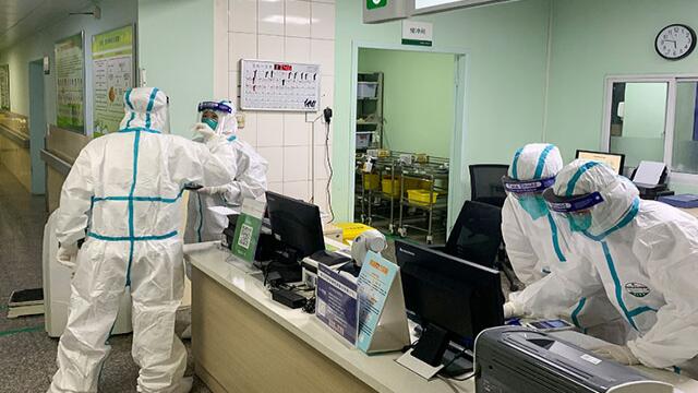 Emiratos Árabes confirma cuatro primeros casos de coronavirus, todos de una misma familia Emiratos Árabes confirma cuatro primeros casos de coronavirus, todos de una misma familia