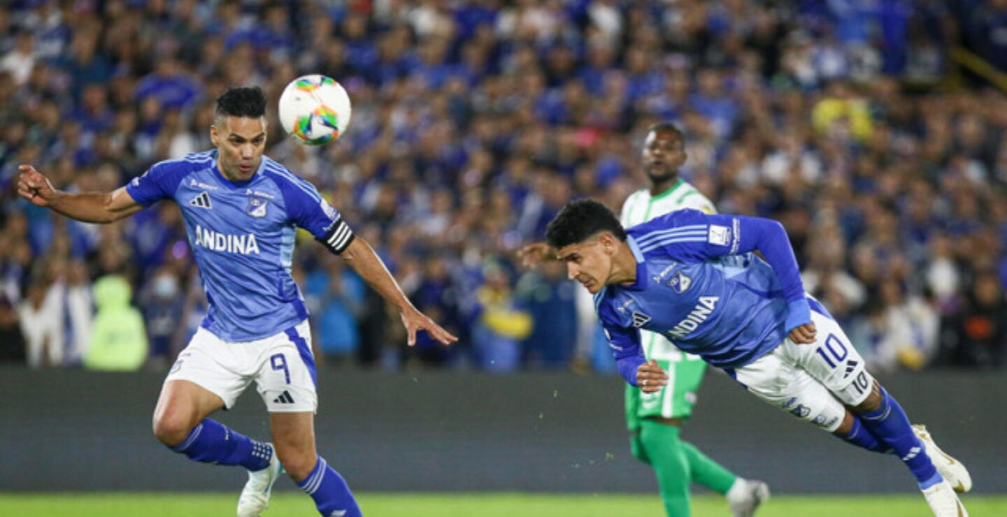 Acción de juego entre Millonarios y Nacional por la segunda fecha de cuadrangulares de Liga I-2025.