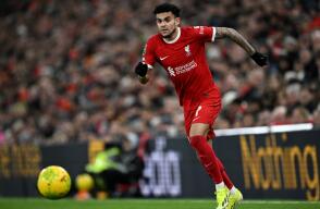 Luis Díaz, jugador colombiano del Liverpool, en medio de un partido de Premier League Luis Díaz, jugador colombiano del Liverpool, en medio de un partido de Premier League
