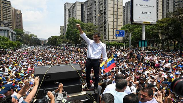 Juan Guaidó recibió masivo respaldo en marcha marcada por la represión Juan Guaidó recibió masivo respaldo en marcha marcada por la represión