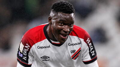 Kevin Viveros, delantero del Athletico Paranaense.