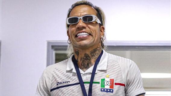 Dayro Moreno, en tratamiento de belleza antes de cumplir 40 años.jpg Dayro Moreno, en tratamiento de belleza antes de cumplir 40 años.jpg