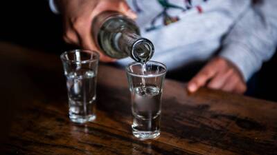 Tumban decreto de emergencia económica que aplicaba impuestos a juegos de azar y a licores