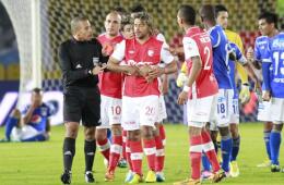 Gerardo Bedoya tuvo 46 tarjetas rojas en su carrera deportiva. 