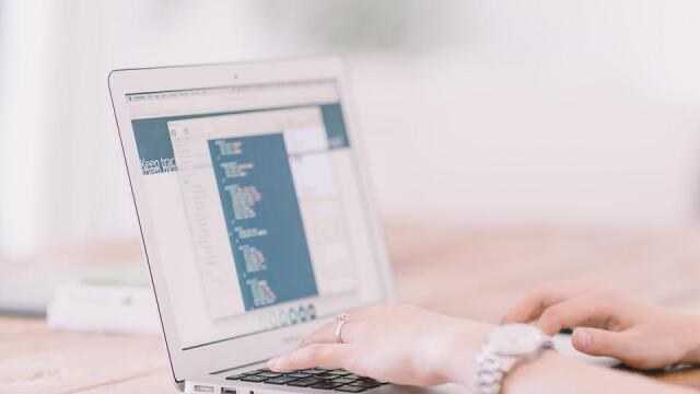 ¿Empresa le pide estar disponible cuando está en su casa? Tiene derecho a que le paguen jornada