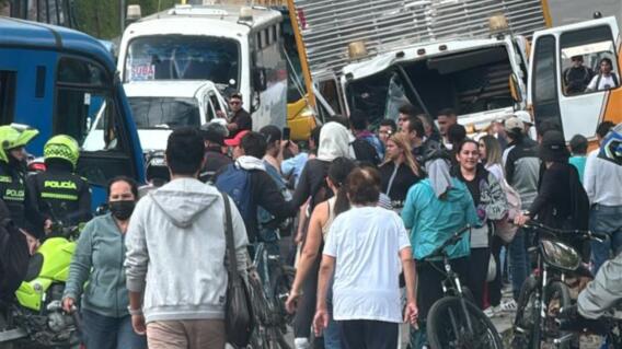 Fuerte accidente en el norte de Bogotá.jpg Fuerte accidente en el norte de Bogotá.jpg