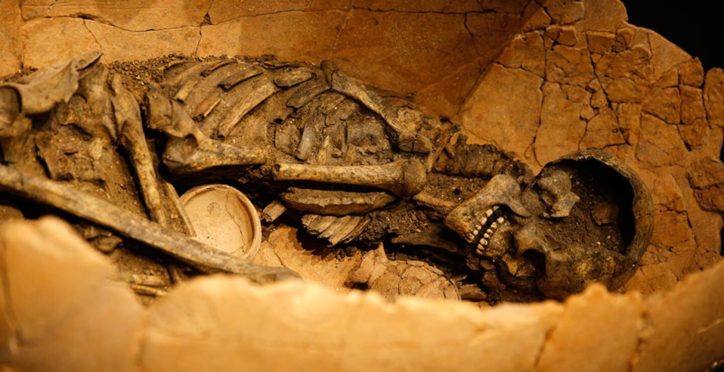 Otra de las joyas es el extraordinario hipogeo (bóveda subterránea) hallado por casualidad en 1937 por un campesino en la región de Tiro (sur) y cuyos frescos se inspiran en la mitología griega.