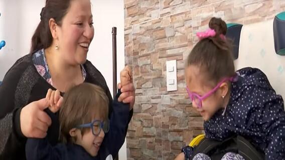 Madre de mellizos con parálisis cerebral es inspiración: "Mi mejor regalo son ellos" Madre de mellizos con parálisis cerebral es inspiración: "Mi mejor regalo son ellos"