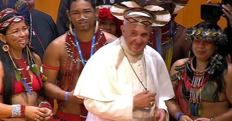 "¡Dios nos libre de una Iglesia mundana bajo ropajes espirituales o pastorales!”.