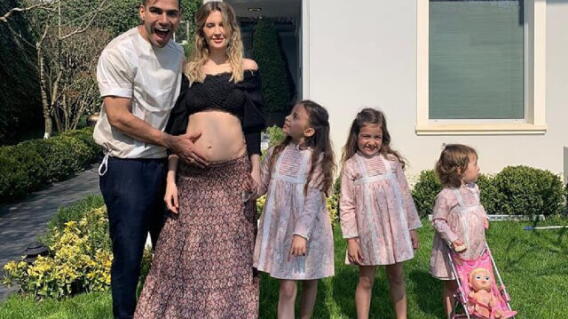 339493_Falcao García y su familia