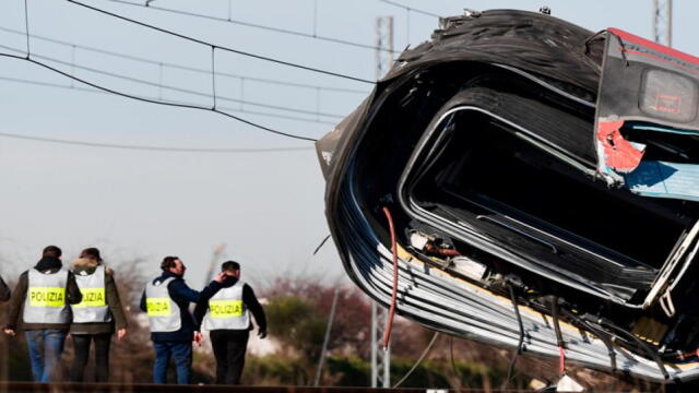 Descarrilamiento de tren en Milán, Italia, deja dos muertos y decenas de heridos