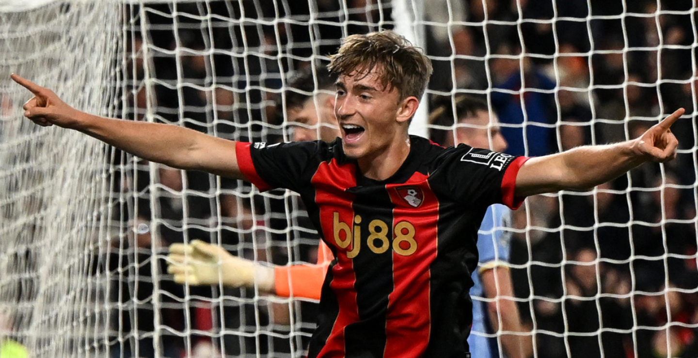 Dean Huijsen, nuevo jugador del Real Madrid, celebra un gol con Bournemouth
