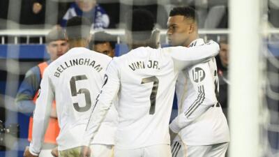Real Madrid superó a Alavés en la Liga de España.