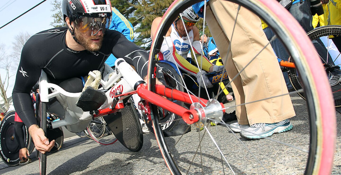 Josh Cassidy, ha ganado más de 75 medallas en carreras en silla de ruedas. Su larga lista de logros incluye el título del tiempo más rápido del mundo en la maratón en silla de ruedas, cinco veces se ha hecho del título de Canadá por sus victorias en la