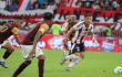 Acción de juego en el duelo entre Junior y Tolima, por los cuadrangulares.