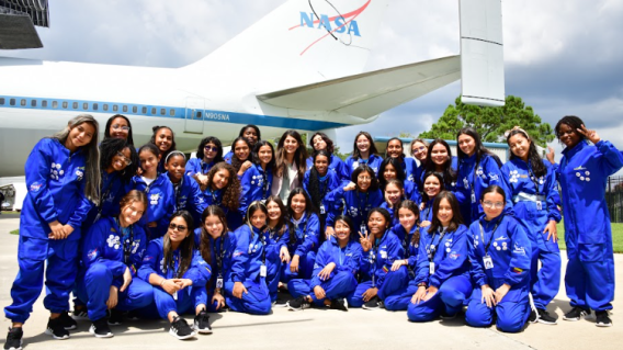 Jóvenes colombianas que conocieron a Diana Trujillo.png Jóvenes colombianas que conocieron a Diana Trujillo.png