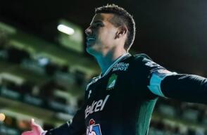 James Rodríguez, capitán y figura de León. 