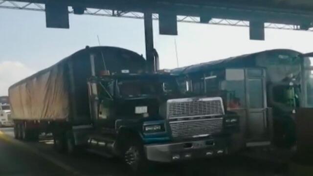 ¿Por qué siguen cobrando los peajes?, preguntan camioneros ¿Por qué siguen cobrando los peajes?, preguntan camioneros