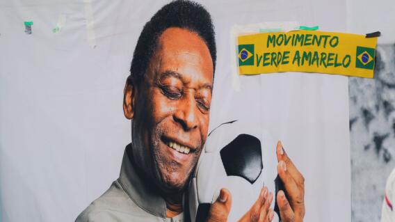Bandera en homenaje a Pelé durante el Mundial de Qatar 2022 Bandera en homenaje a Pelé durante el Mundial de Qatar 2022
