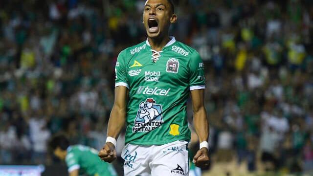 323417_William Tesillo