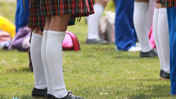 “Me dio un beso a la fuerza”: diez profesores de un colegio son señalados de acosar a alumnas