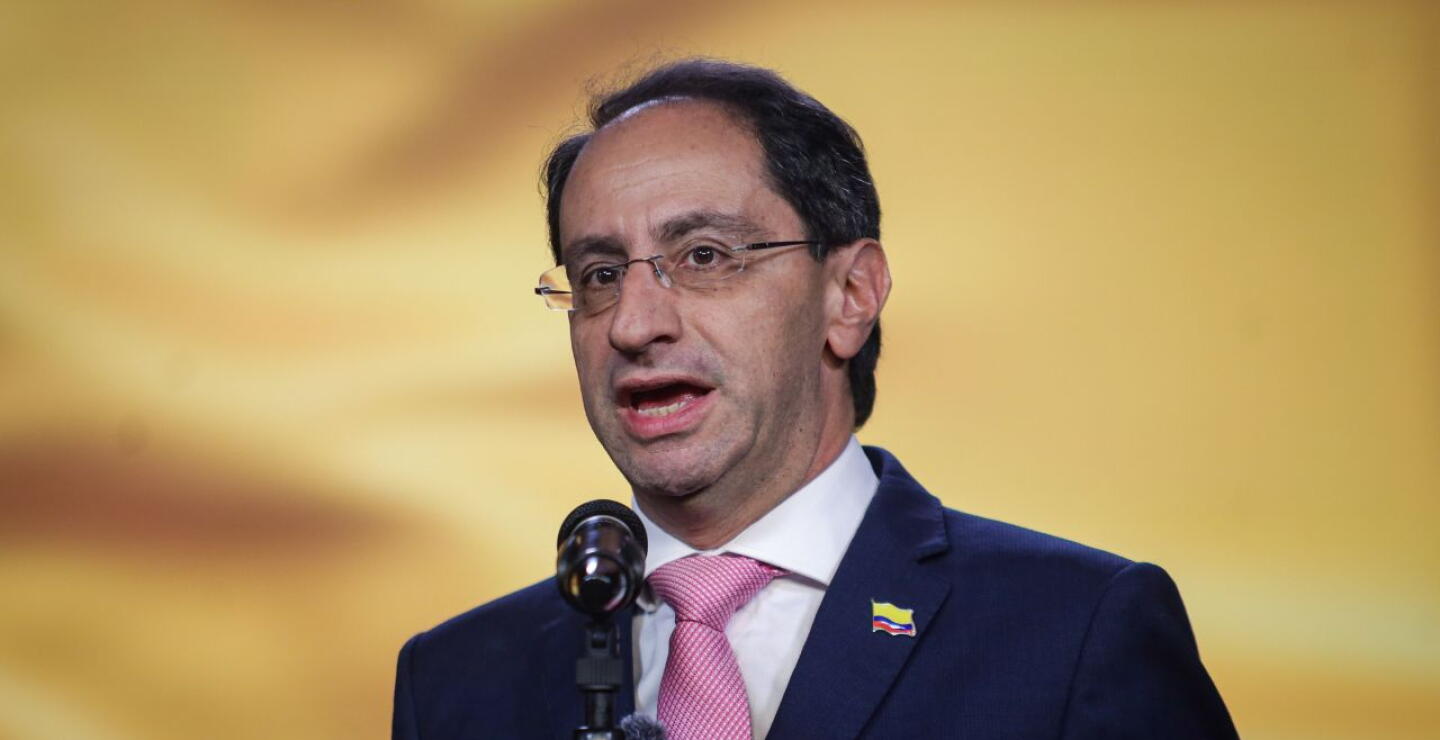 ¿Cuáles son los 4 frentes en crecimiento económico que lidera José Manuel Restrepo en el Gobierno?