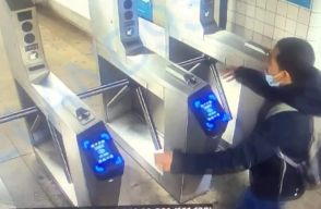 Muere al intentar colarse