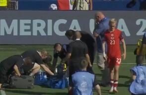 Árbitro se desploma en pleno partido Perú v.s Canadá