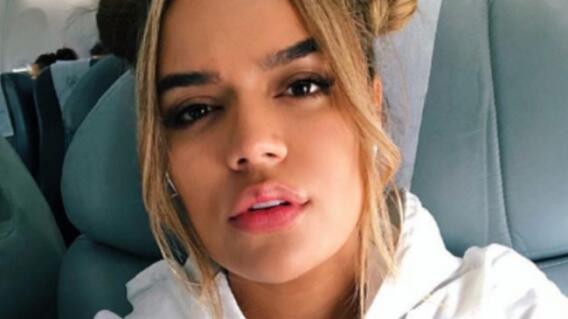 320036_BLU Radio. Caída de Karol G en concierto/ foto: BLU Radio.