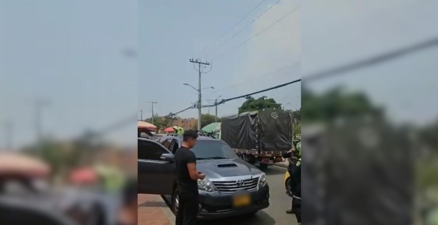 Abandonada en una vía, aparece camioneta robada a esposos en Bogotá