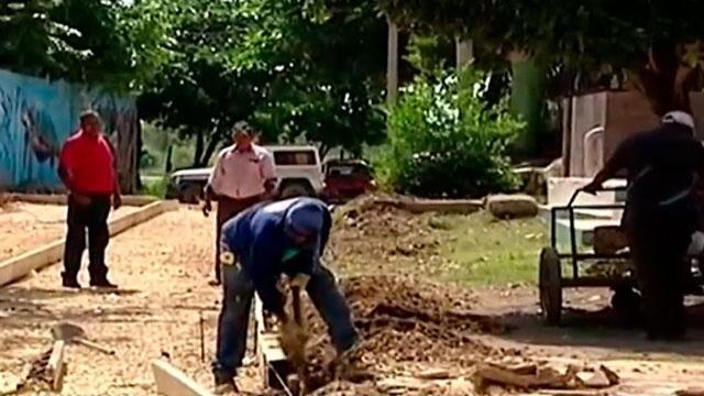 Ojalá el papa venga cada dos meses para que arreglen todas las calles: habitante de Cartagena