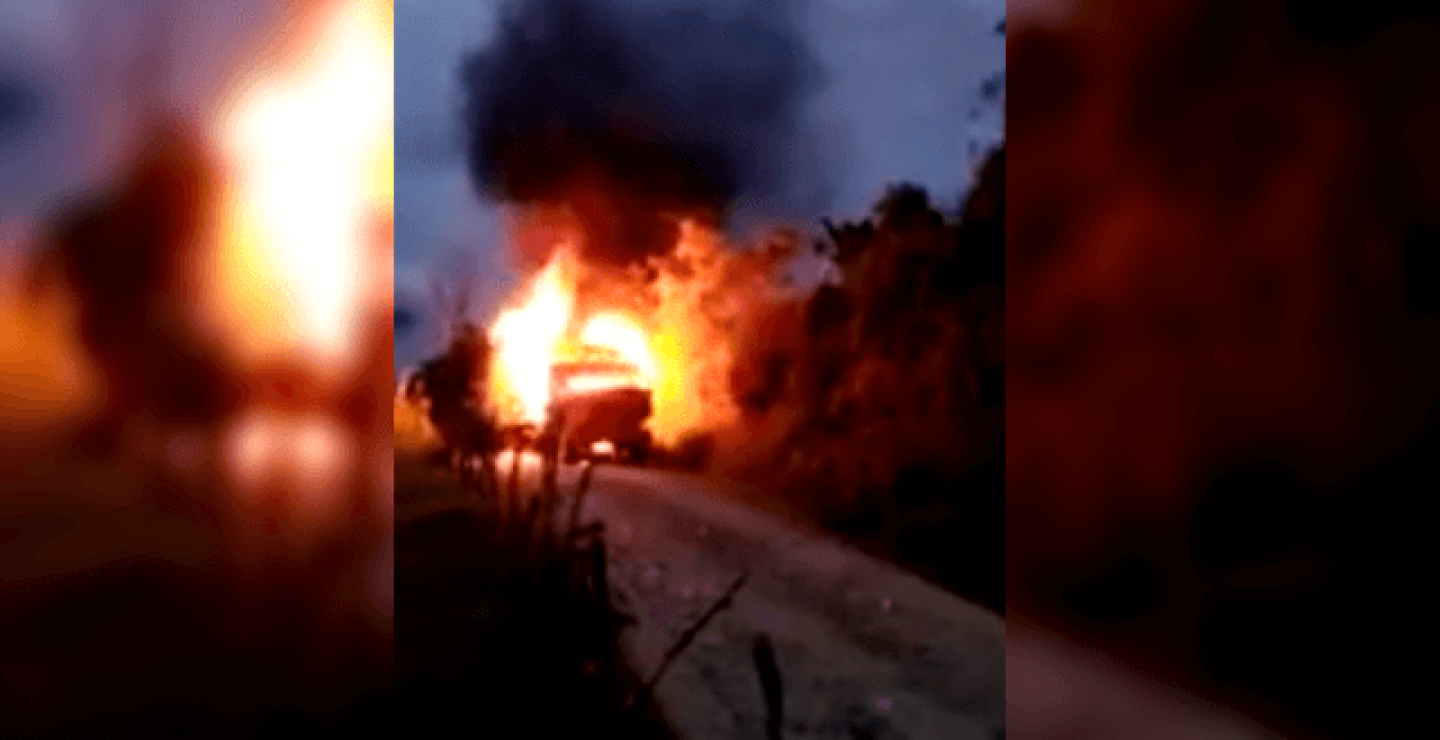 Bus escalera quemado en Campamento, Antioquia. Cortesía Guardianes de Antioquia