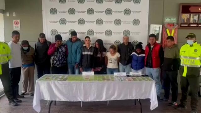 Capturan a doce personas por hacer negocio con pasajes de Transmilenio Capturan a doce personas por hacer negocio con pasajes de Transmilenio